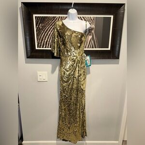 NWT Mac Duggal Embellished Cap Sleeve Cowl Neck Trumpet Gown